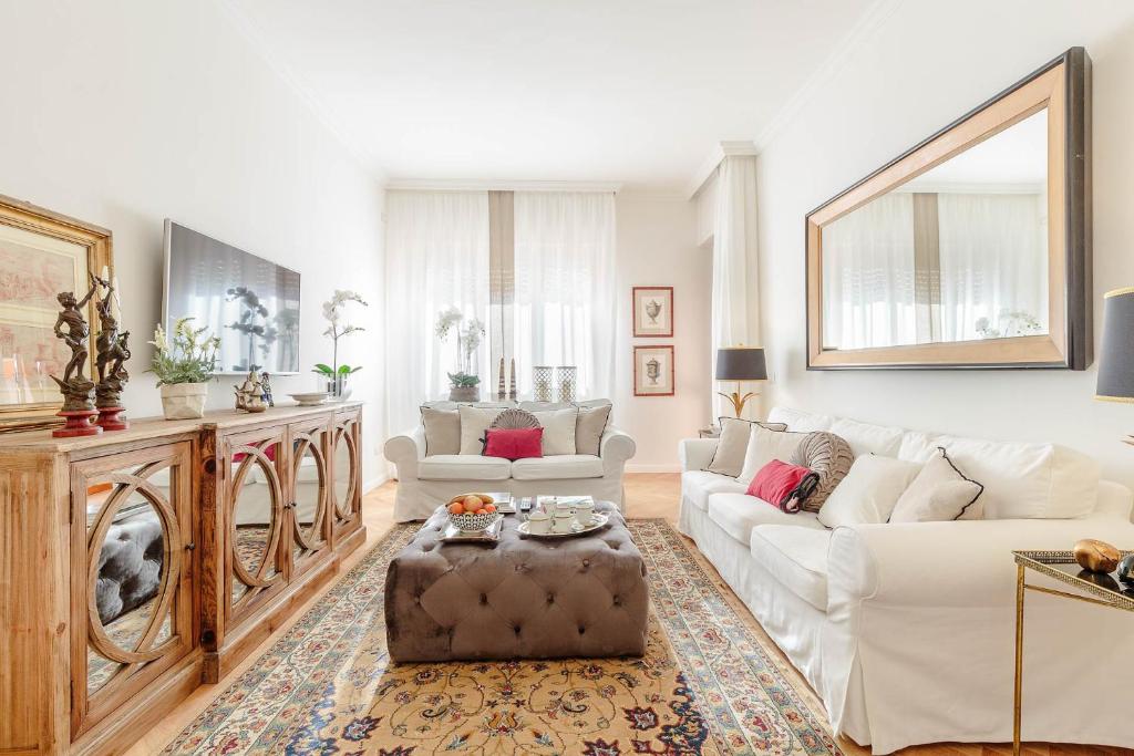 Graziella, LUXURY APARTMENT 2 bedrooms, Terrace and Private Parking downtown Lucca – Lucca